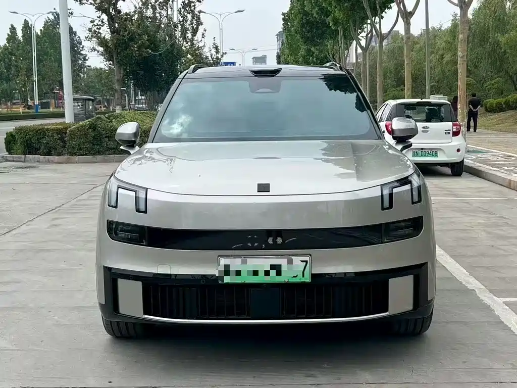 Lynk & Co 900 2025 1.5T Ultra 6 мест