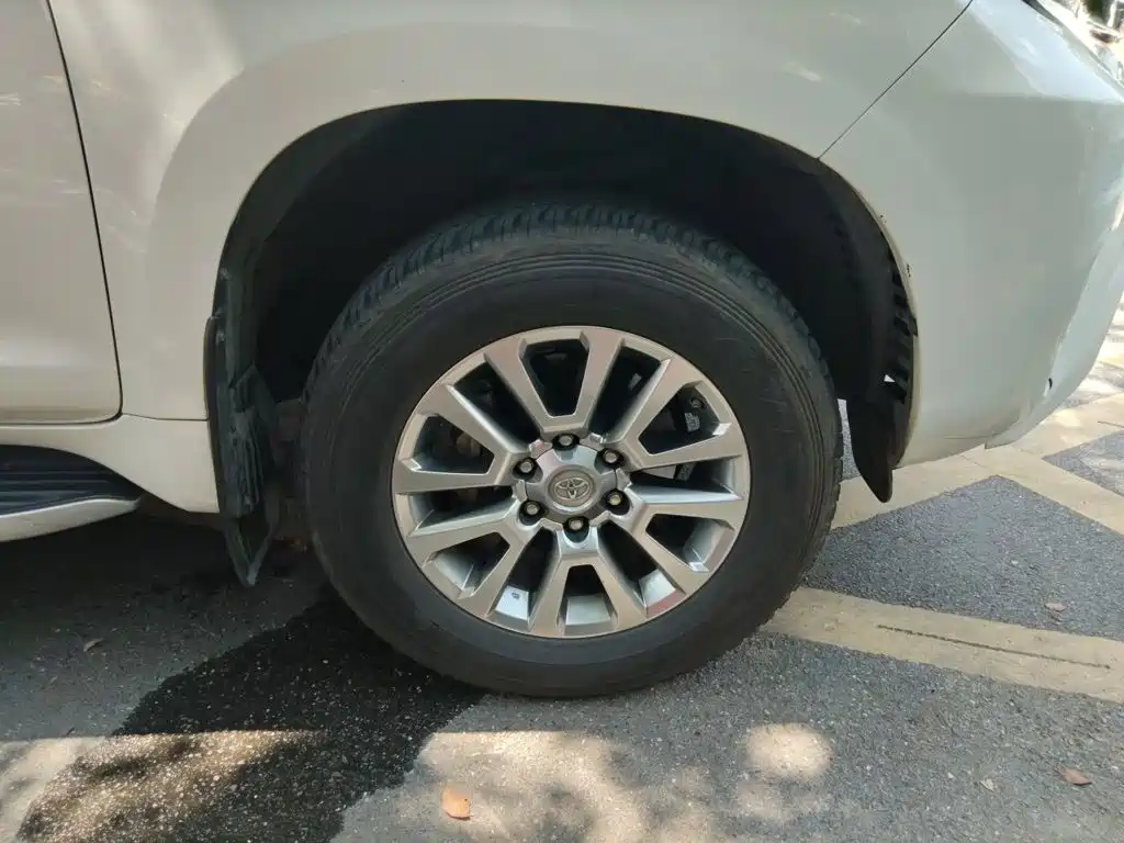 Toyota Prado — миниатюра 8