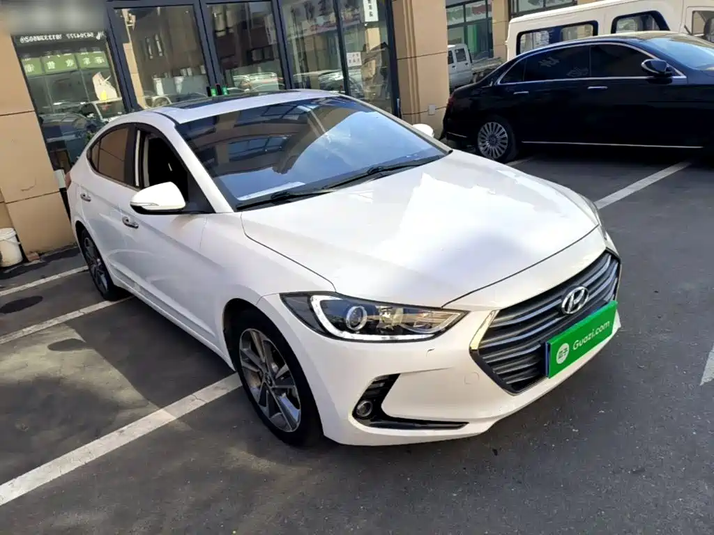 Hyundai Elantra — миниатюра 4