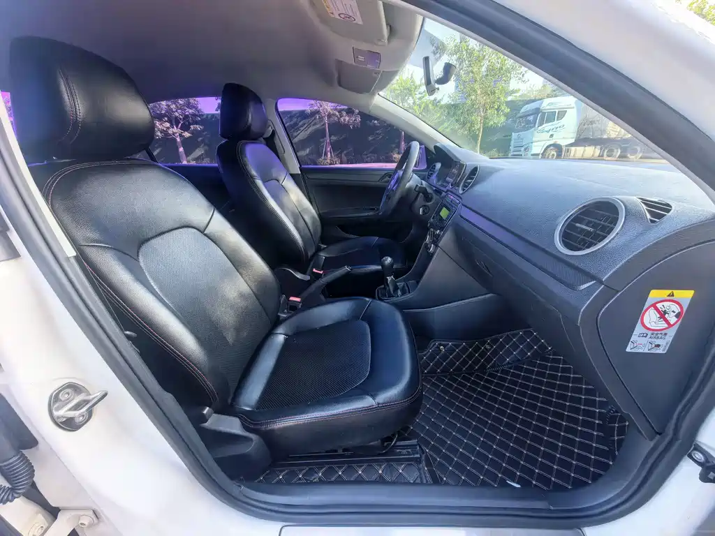 Volkswagen Jetta — миниатюра 6