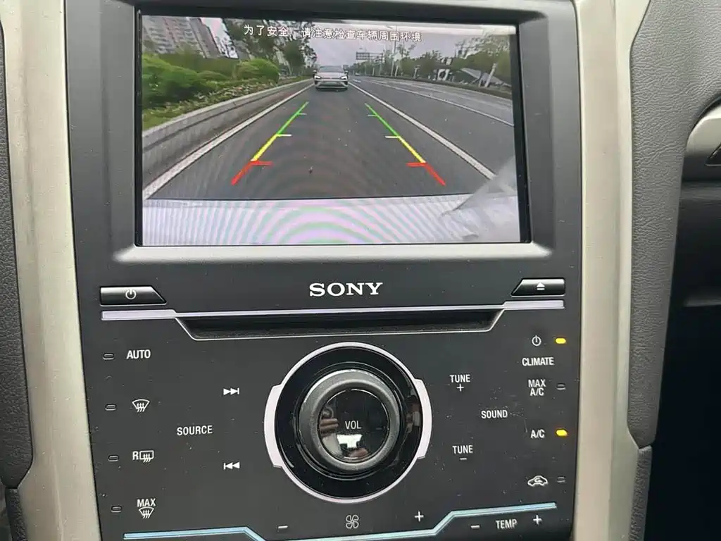 Ford Mondeo — миниатюра 15