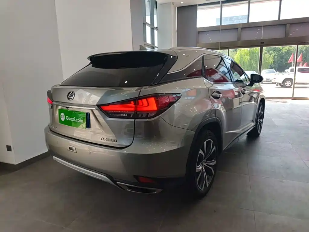 Lexus RX — миниатюра 7