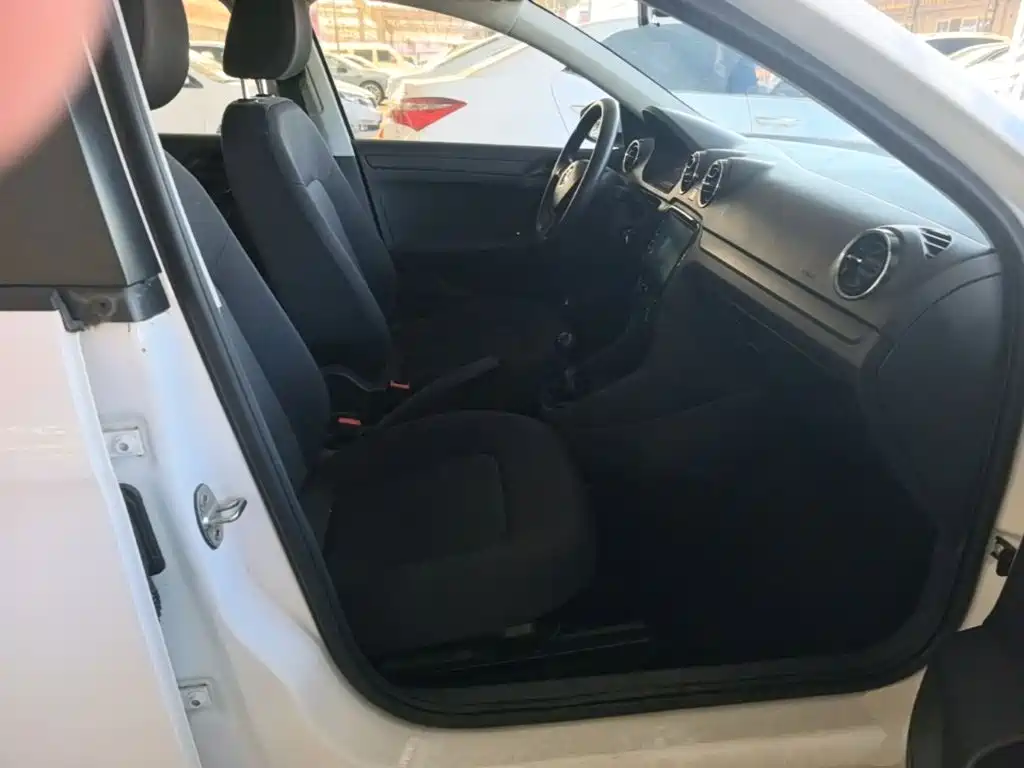 Volkswagen Jetta — миниатюра 25
