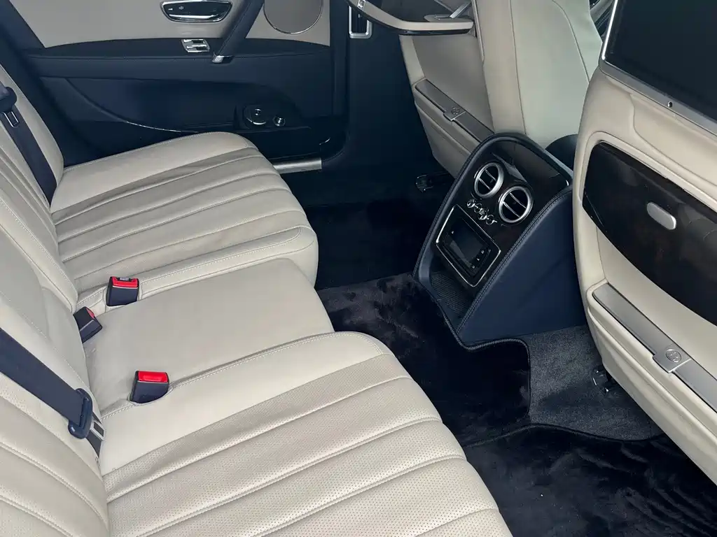 Bentley Flying Spur — миниатюра 26