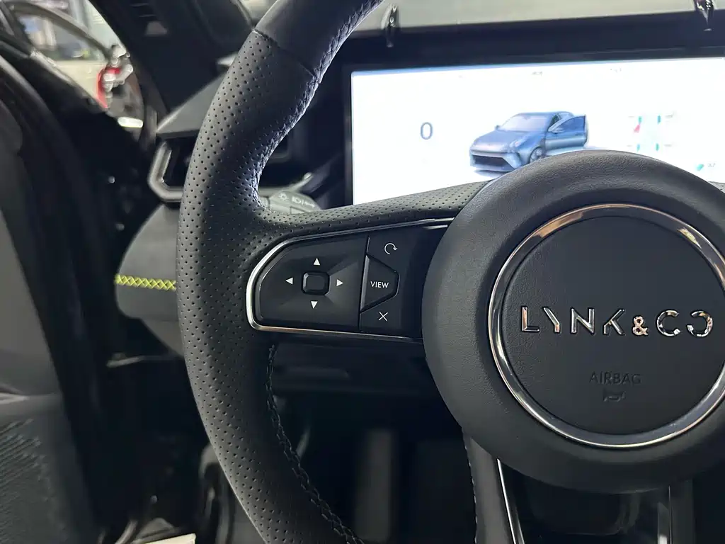 Lynk & Co 03 — миниатюра 18
