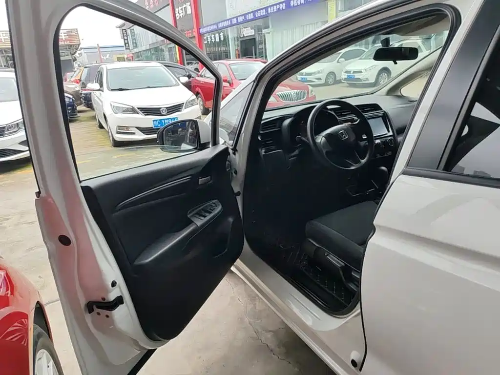 Honda Fit — миниатюра 16