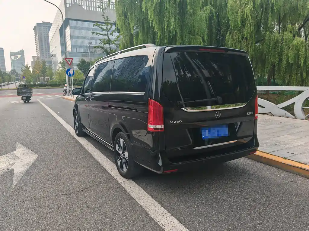 Mercedes-Benz V-Class — миниатюра 6