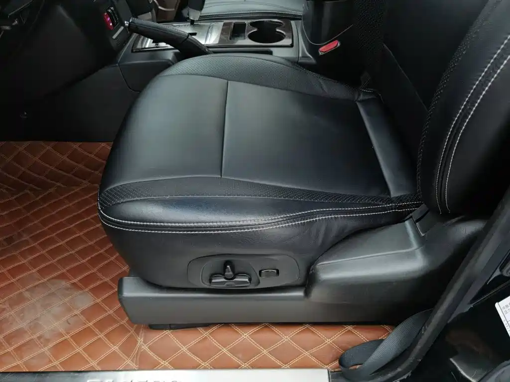 Mitsubishi Pajero (Import) — миниатюра 20
