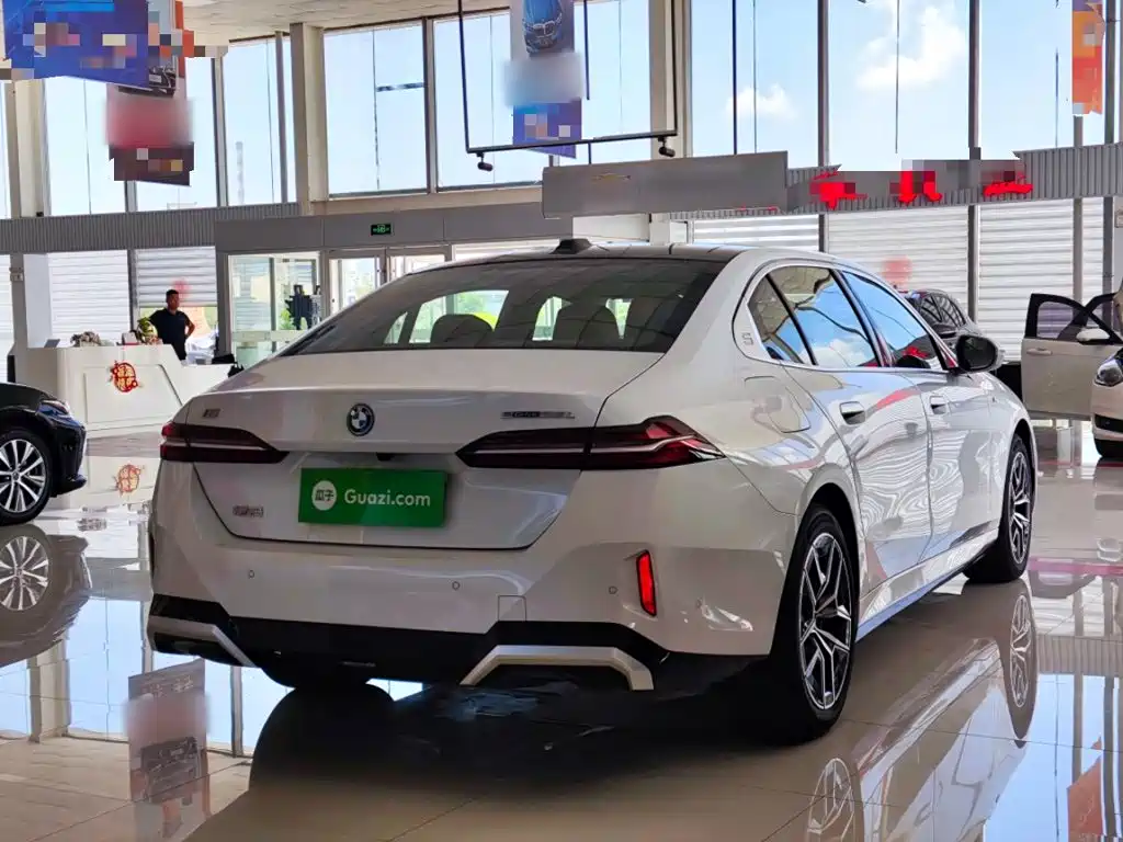 BMW i5 — миниатюра 7