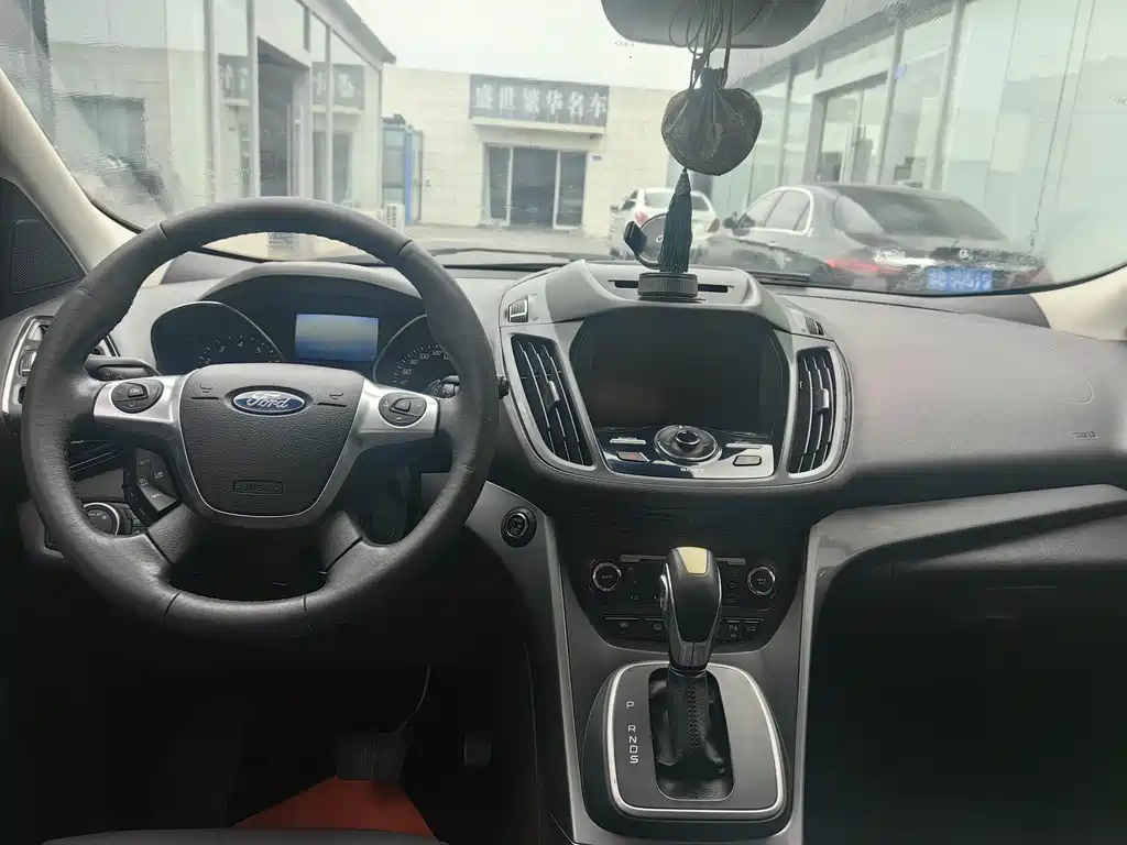 Ford Kuga — миниатюра 7