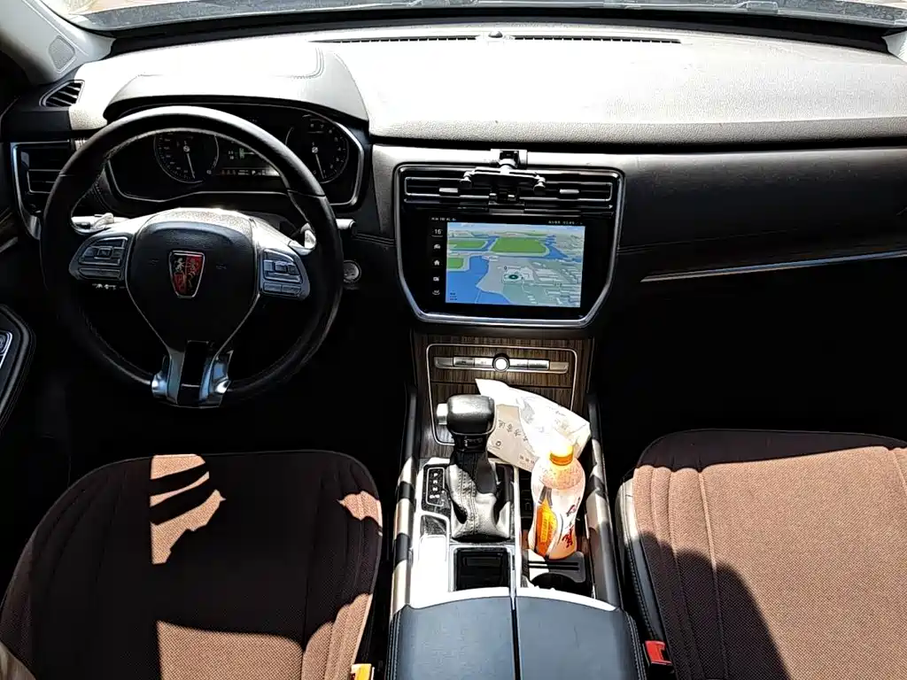 Roewe RX8 — миниатюра 8