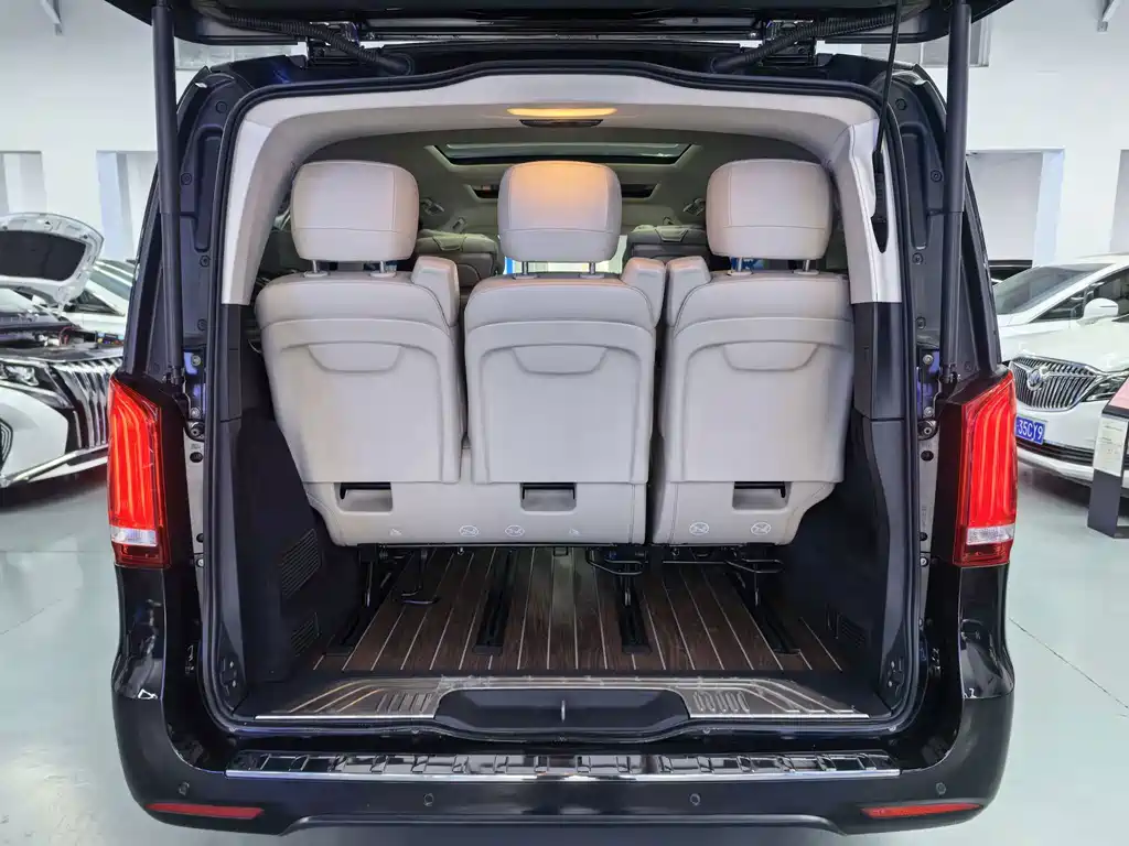 Mercedes-Benz V-Class — миниатюра 15