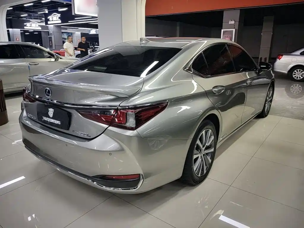 Lexus ES — миниатюра 7