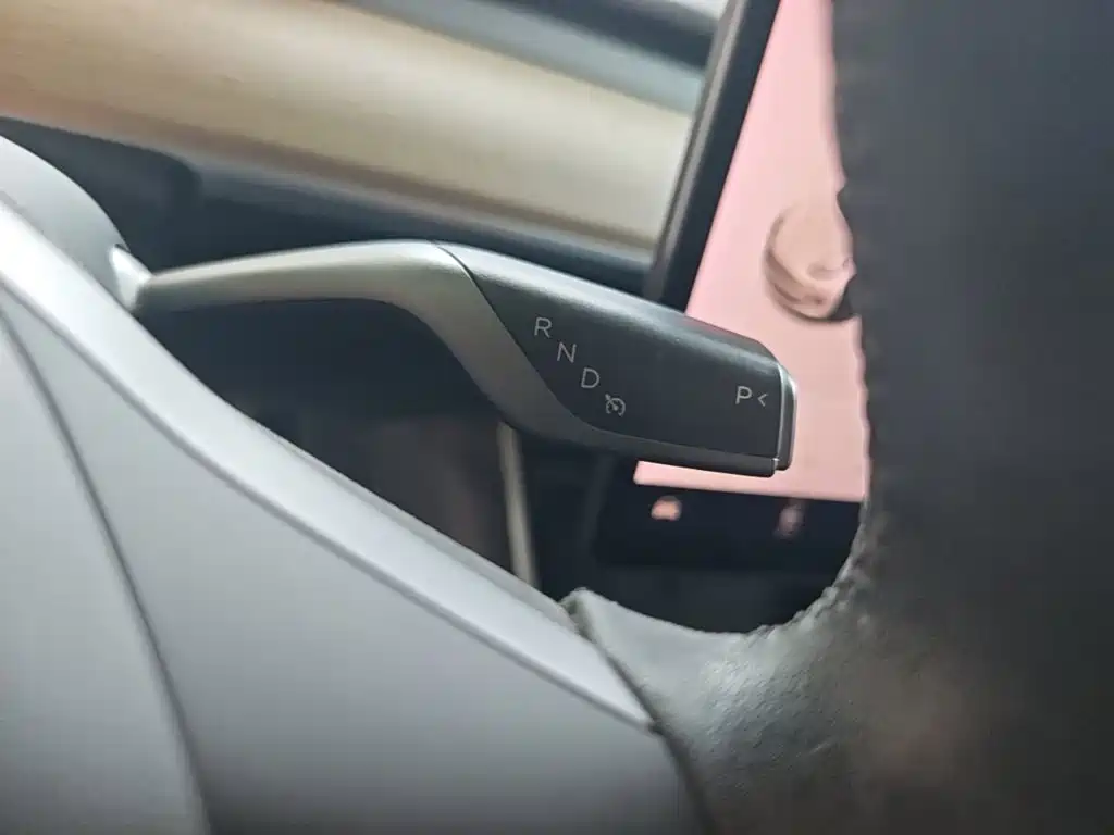 Tesla Model 3 — миниатюра 14