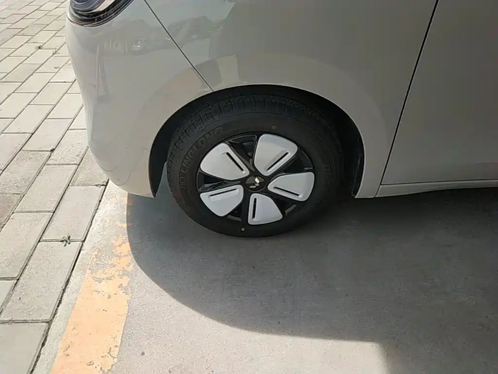 Wuling MINIEV — миниатюра 25