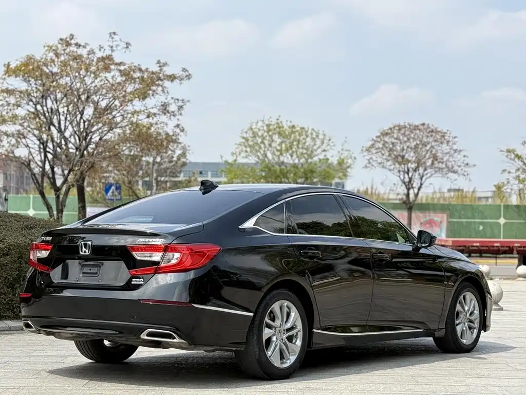 Honda Accord — миниатюра 7