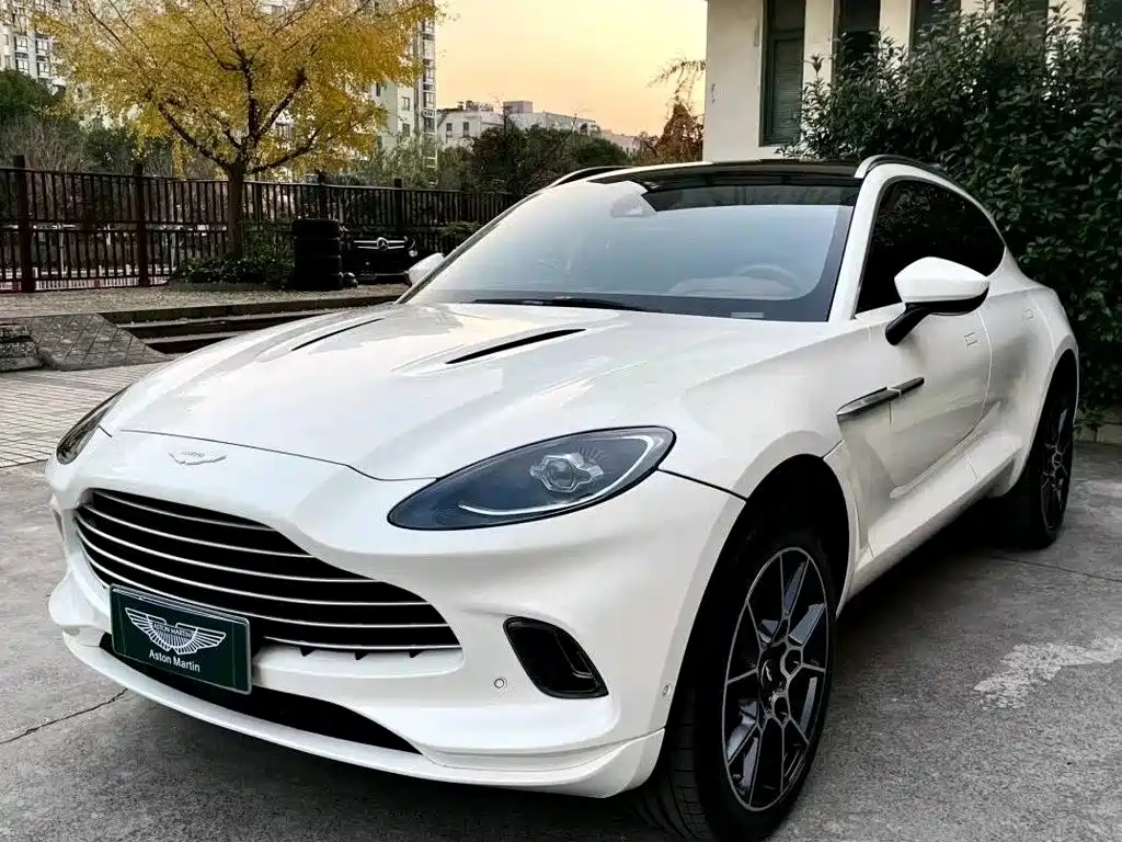 Aston Martin DBX