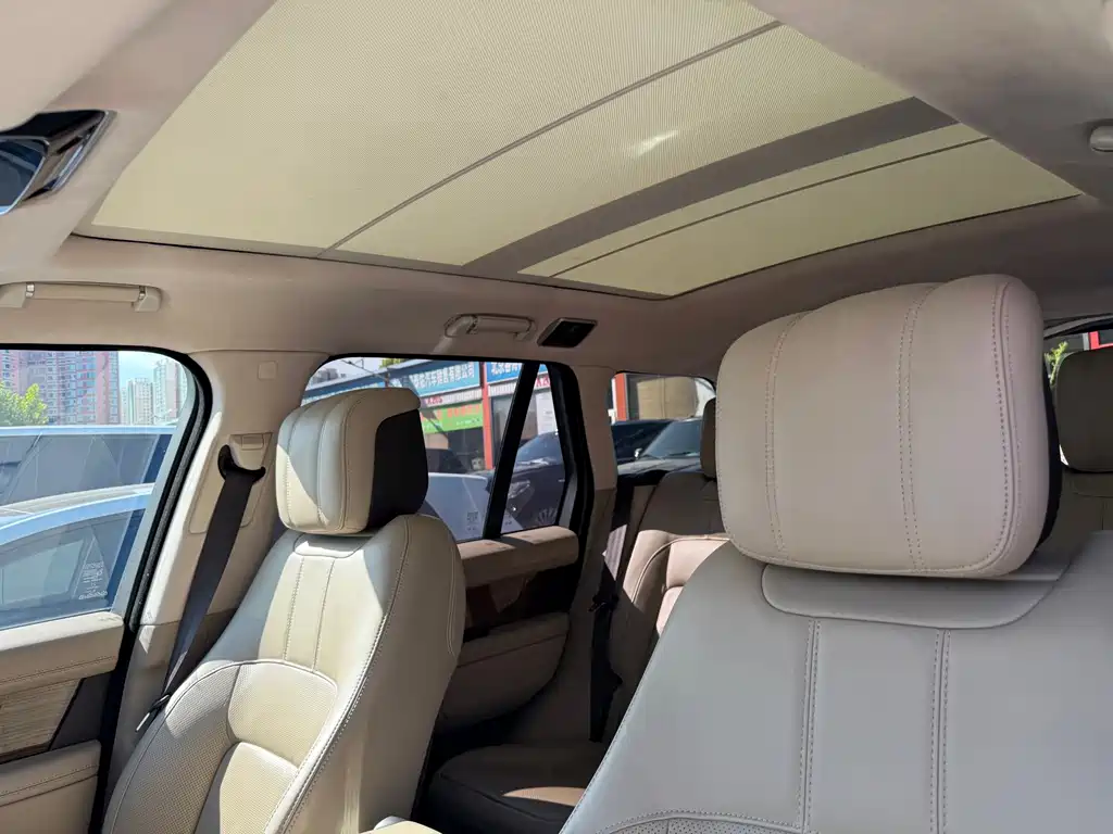 Land Rover Range Rover — миниатюра 8