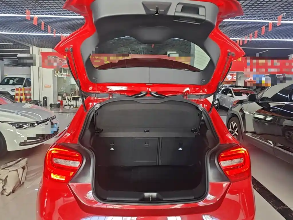 Mercedes-Benz A-Class (Import) — миниатюра 19
