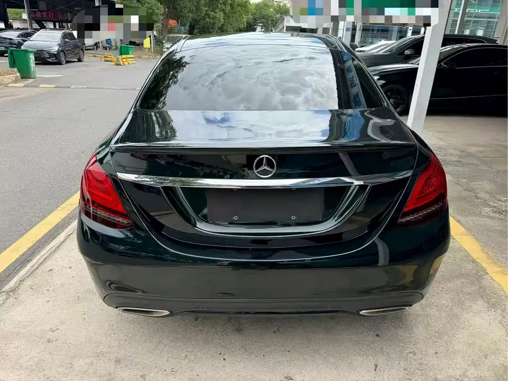 Mercedes-Benz C-Class — миниатюра 8