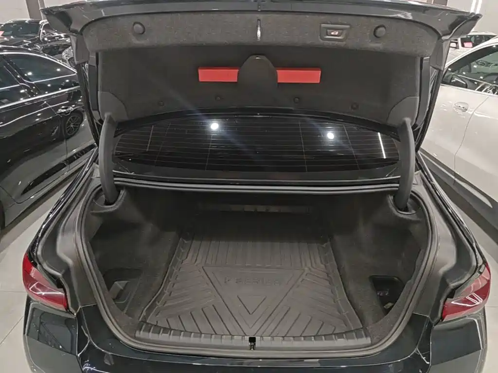 BMW 5 Series — миниатюра 19