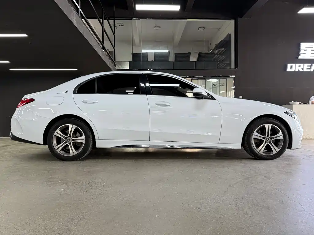 Mercedes-Benz C-Class — миниатюра 10