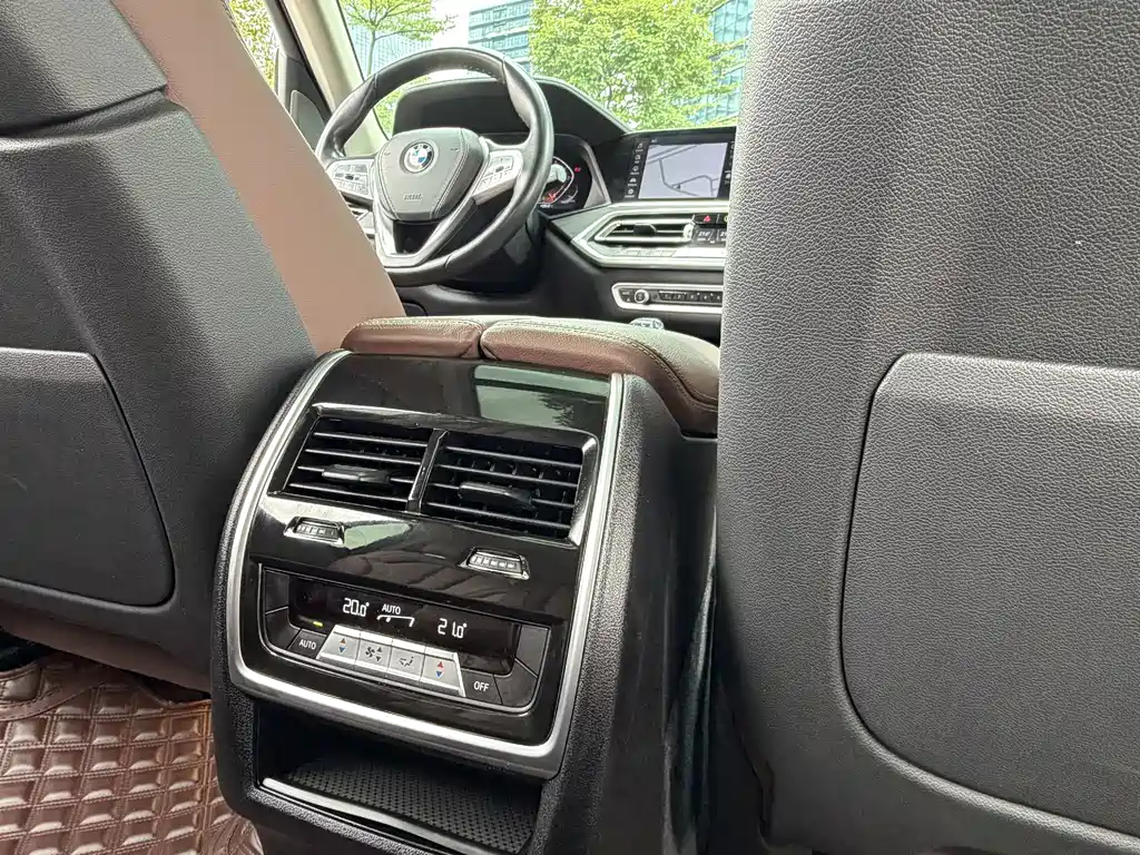 BMW X7 — миниатюра 12