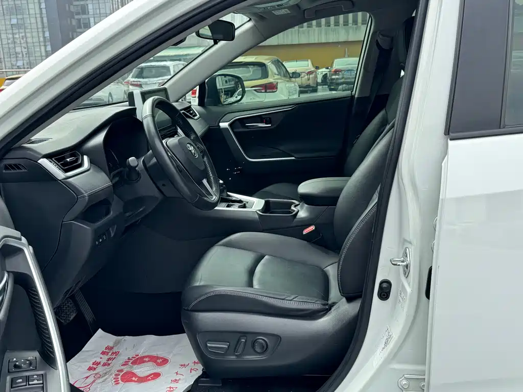 Toyota RAV4 2020 2.0L CVT PLUS