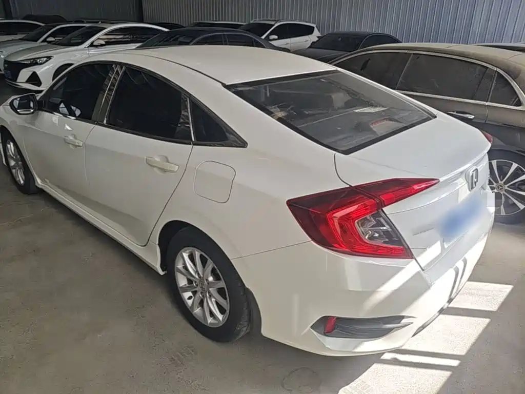 Honda Civic — миниатюра 5