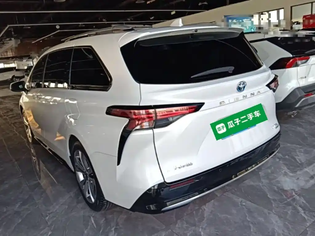 Toyota Sienna — миниатюра 5