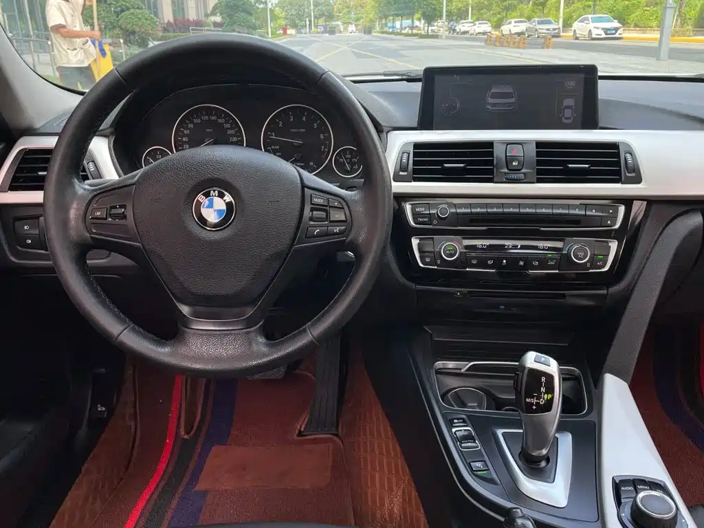 BMW 3 Series — миниатюра 17