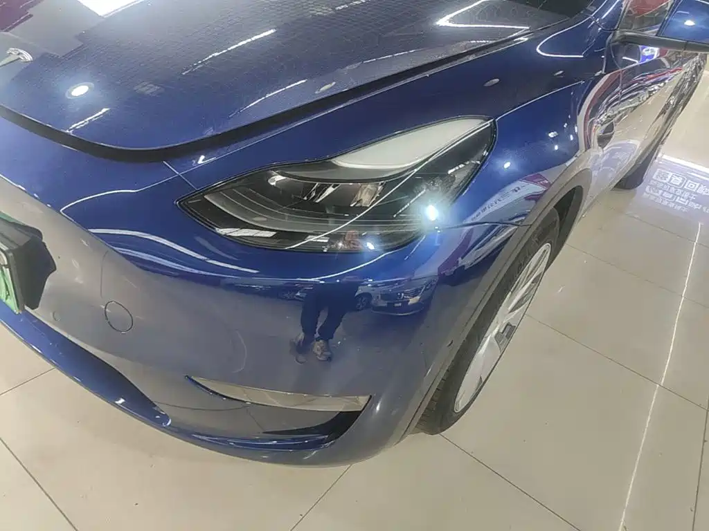 Tesla Model Y — миниатюра 24