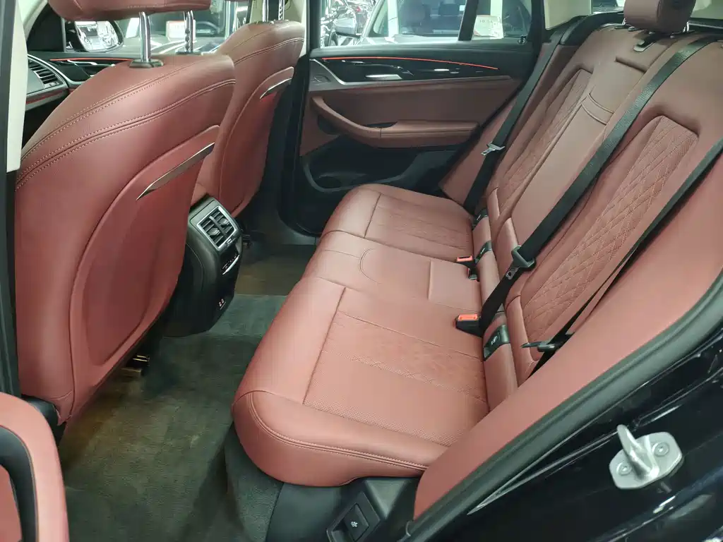 BMW iX3 — миниатюра 8