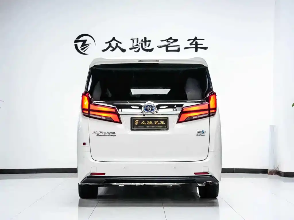 Toyota Alphard — миниатюра 11