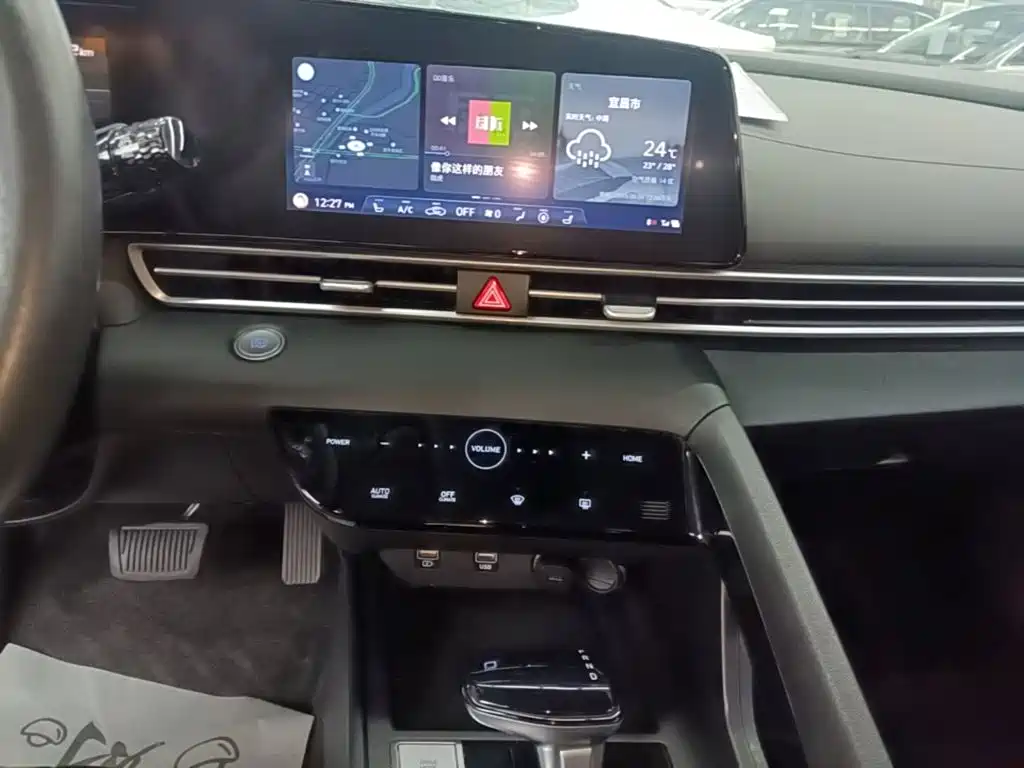 Hyundai Elantra — миниатюра 13