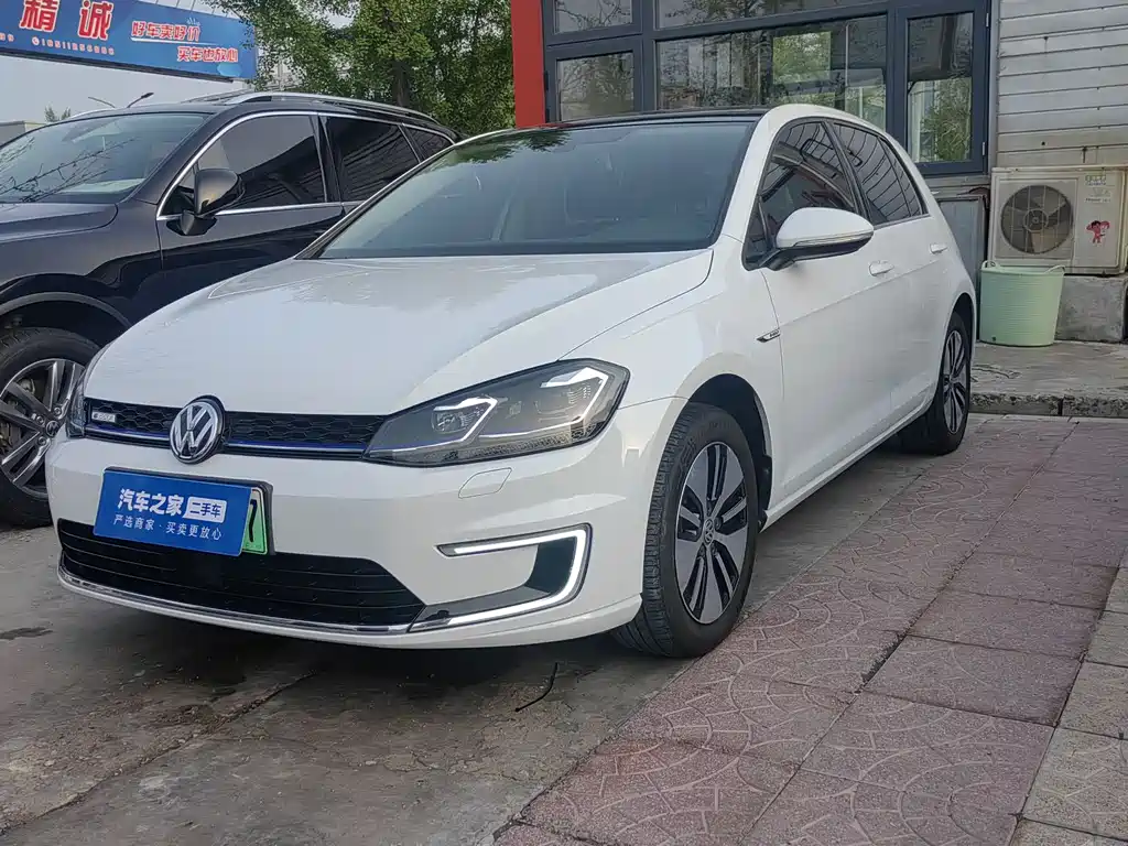 Volkswagen Golf EV 2021