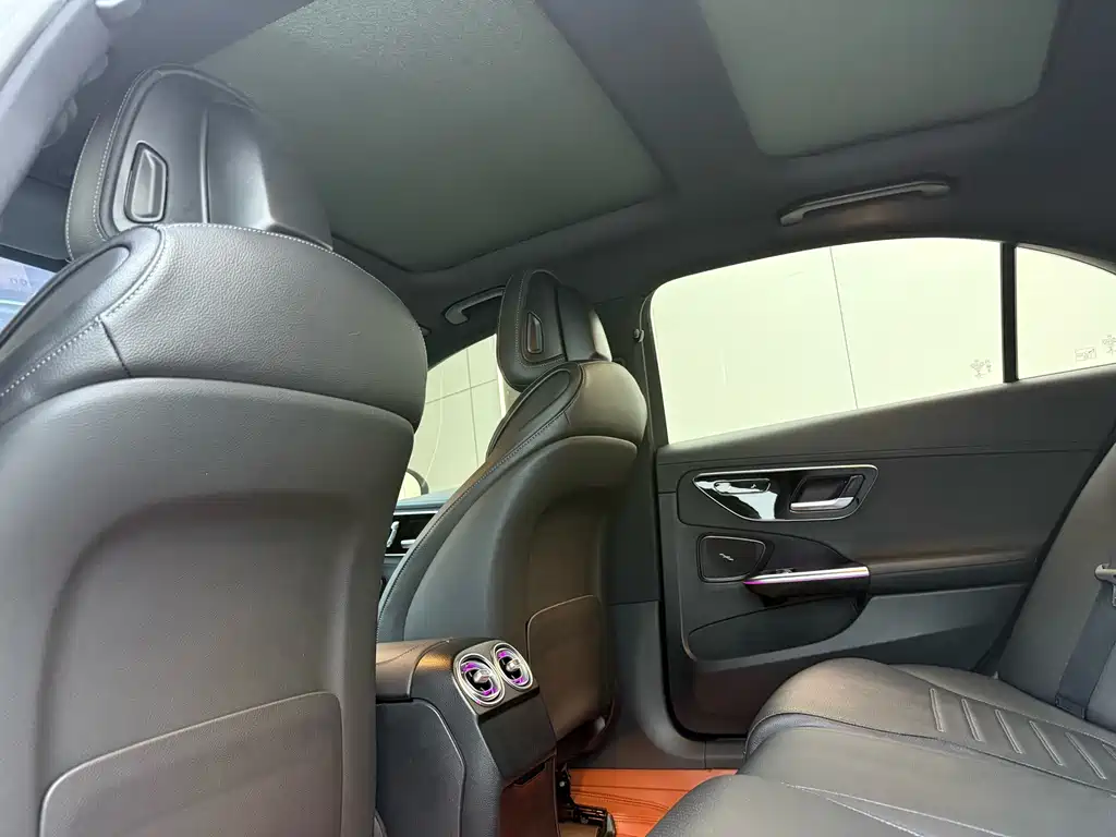 Mercedes-Benz C-Class — миниатюра 9