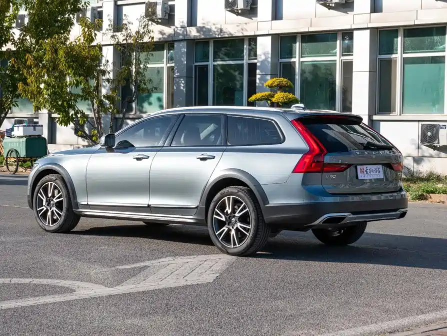 Volvo V90 — миниатюра 2