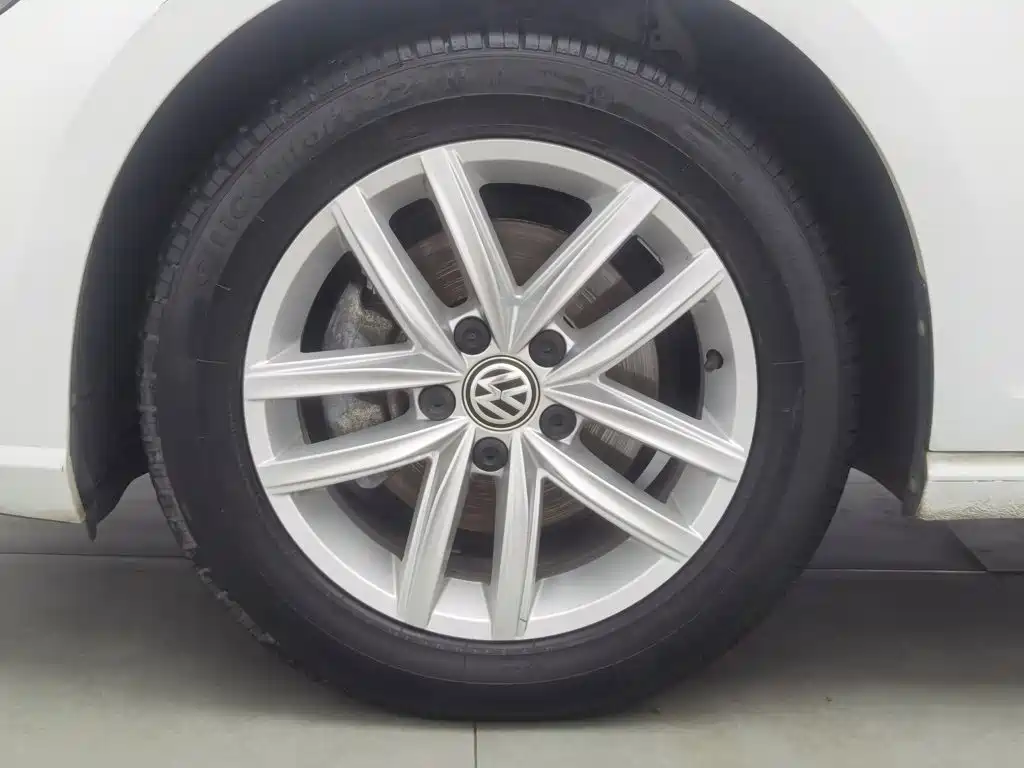 Volkswagen Golf — миниатюра 17
