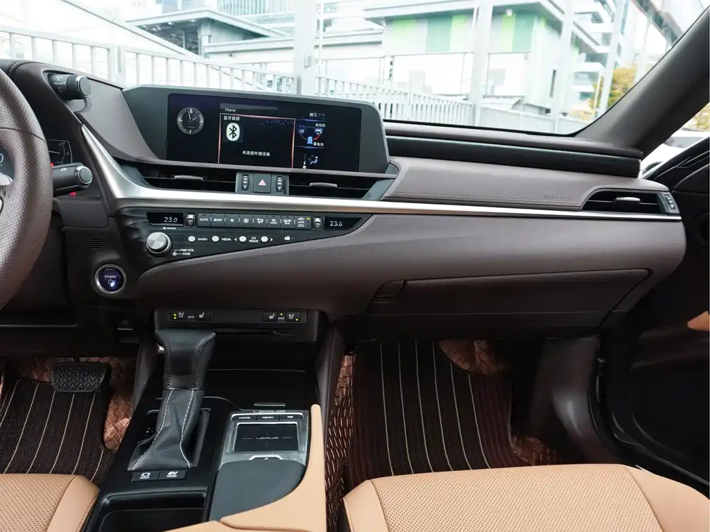 Lexus ES — миниатюра 25