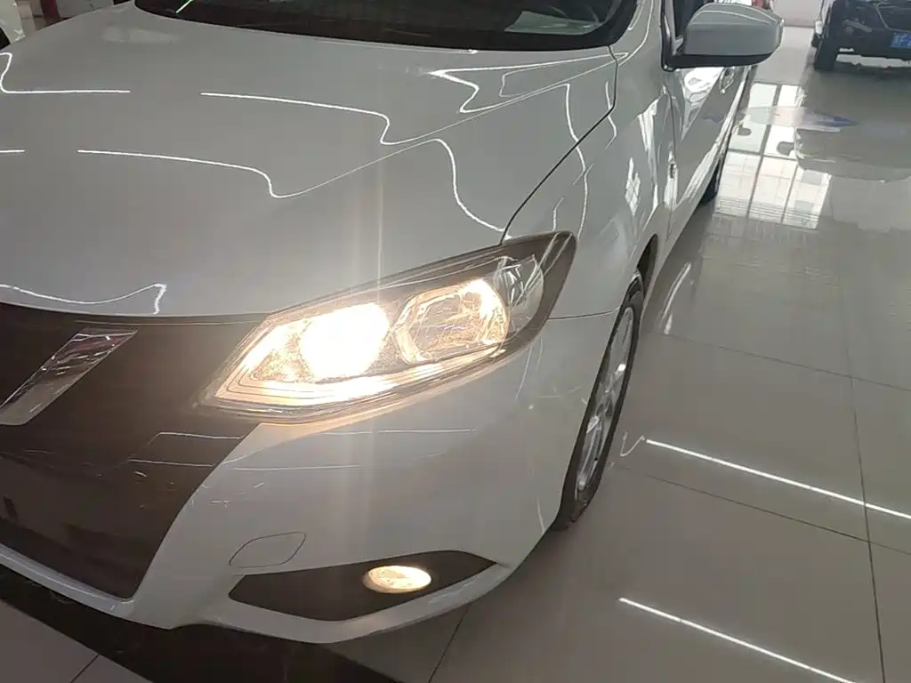 Nissan Tiida — миниатюра 24