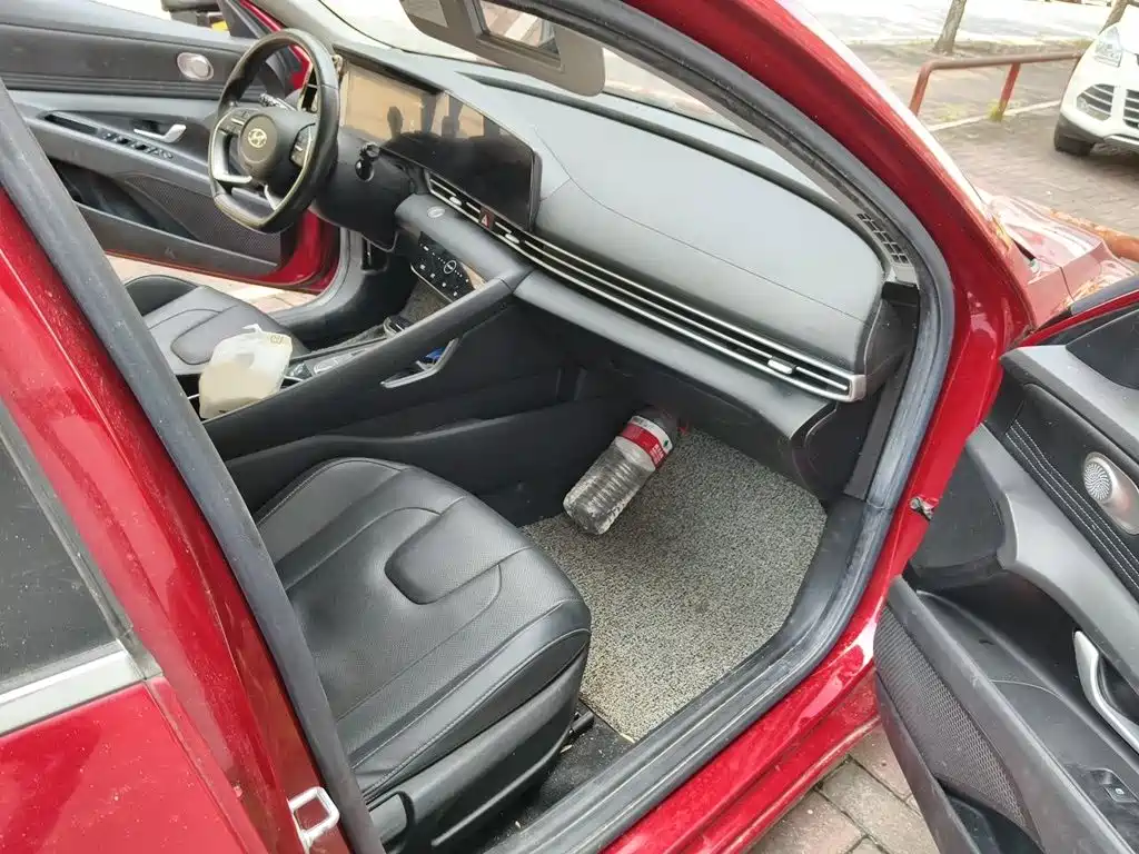 Hyundai Elantra — миниатюра 17