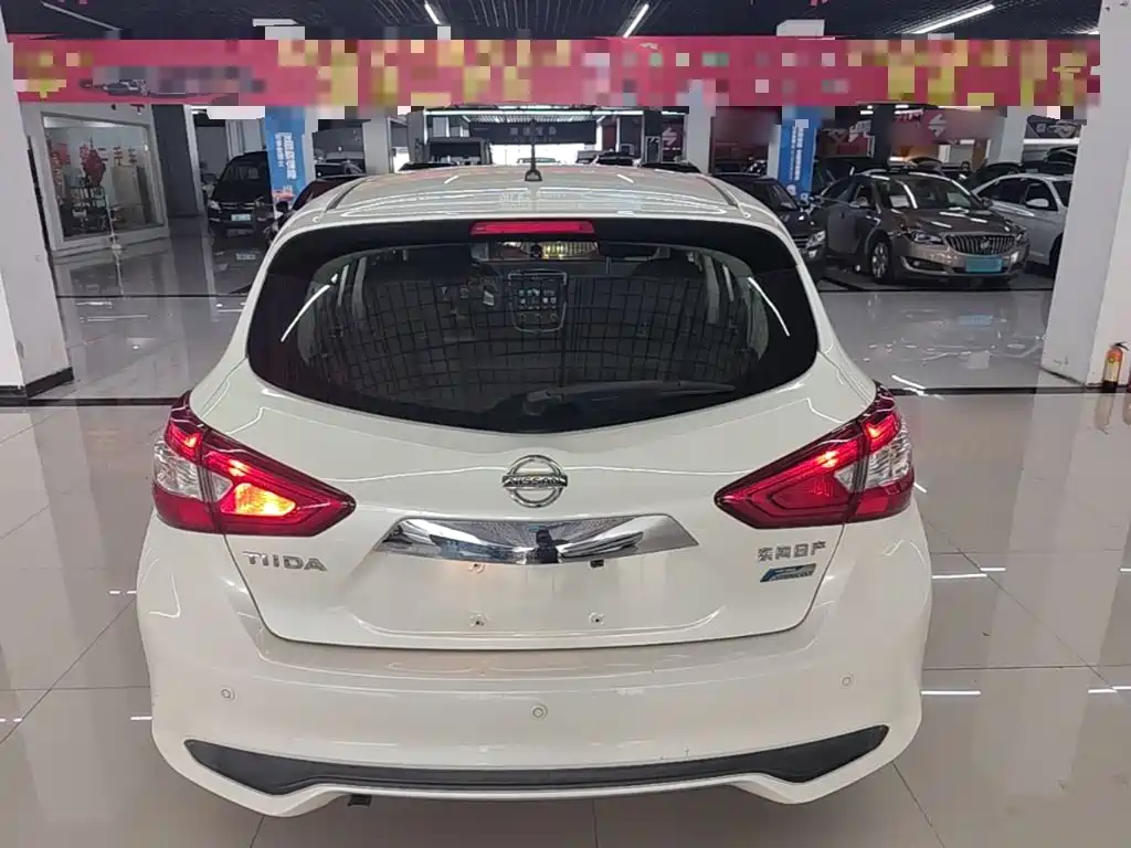 Nissan Tiida — миниатюра 6