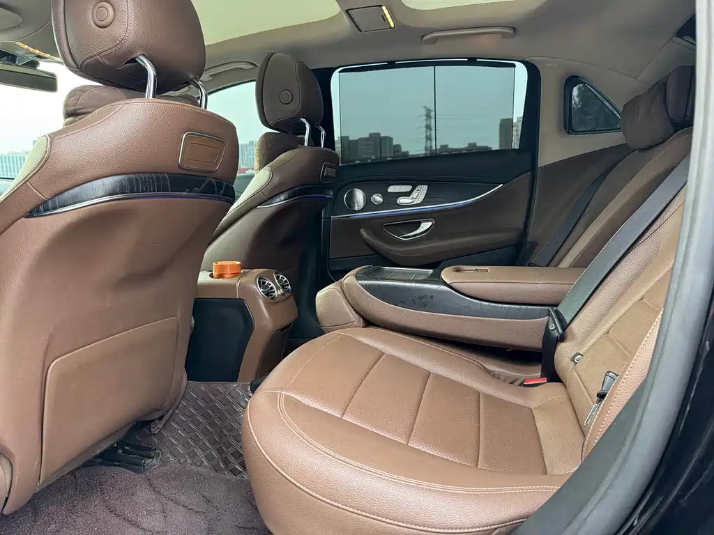 Mercedes-Benz E-Class — миниатюра 13