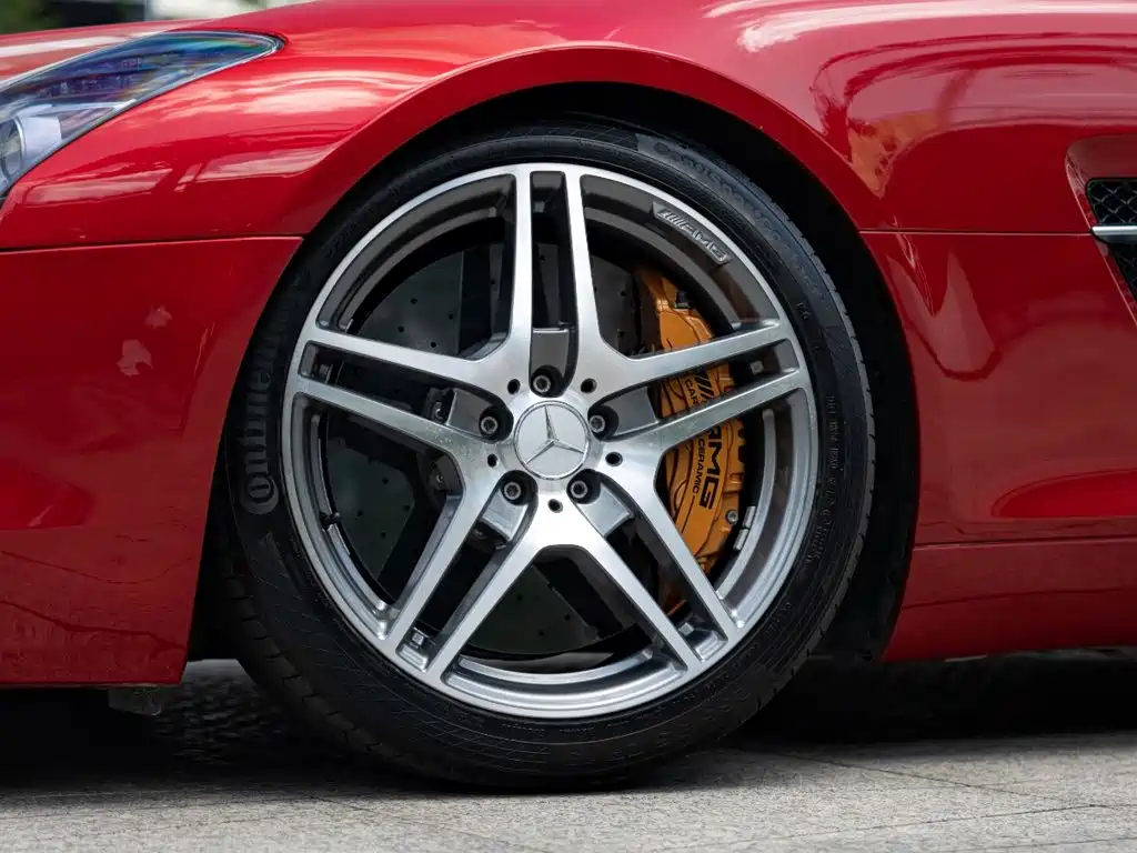 Mercedes-Benz SLS AMG — миниатюра 8