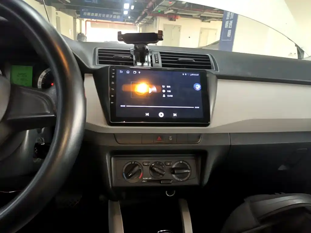 Skoda Fabia — миниатюра 13