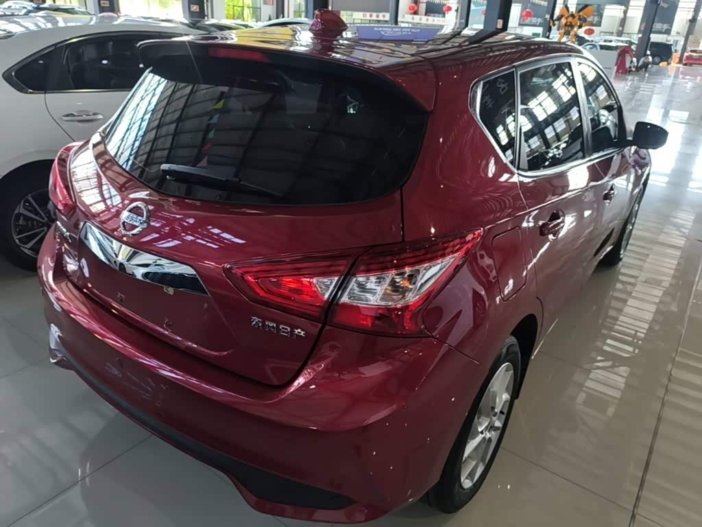 Nissan Tiida 1.6 л 2022 г. красный/фиолетовый, пробег 25200 км