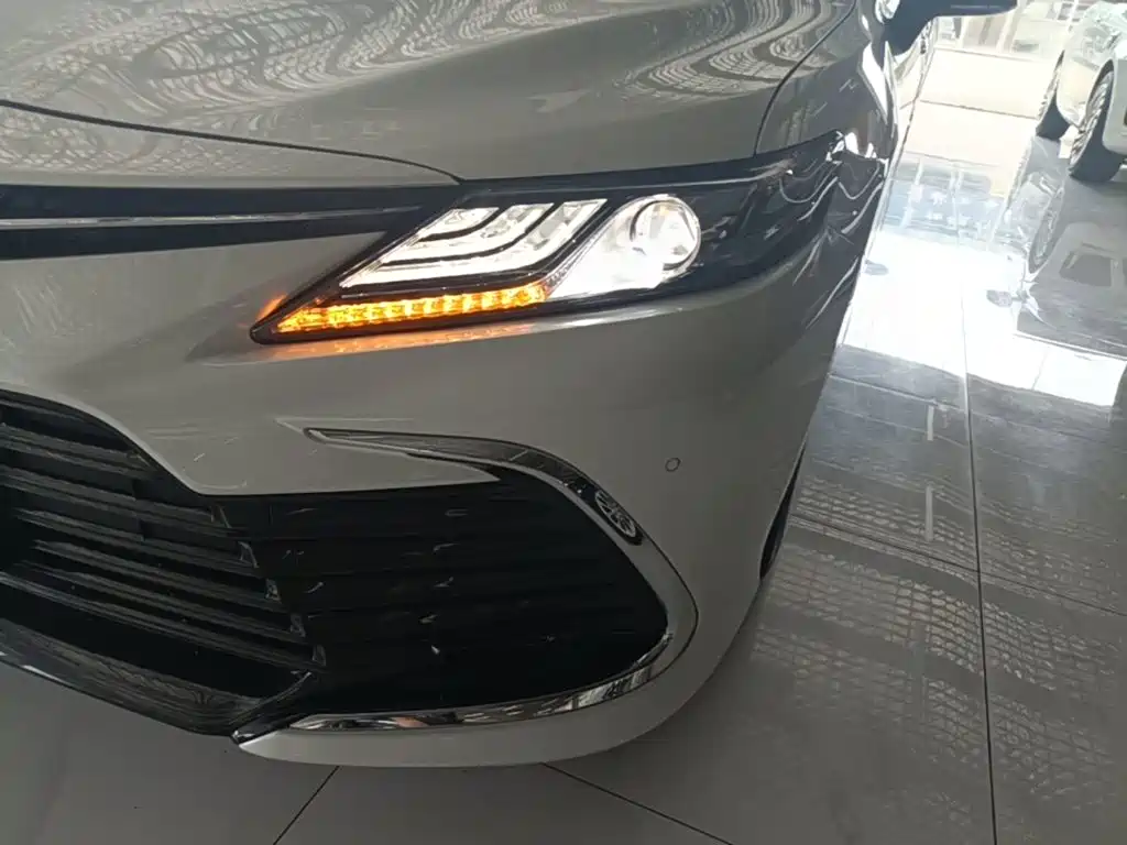 Toyota Camry — миниатюра 24