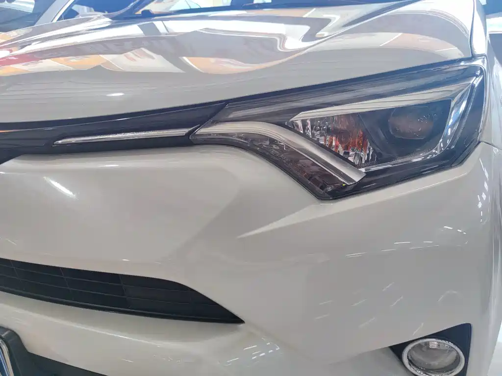 Toyota RAV4 — миниатюра 16