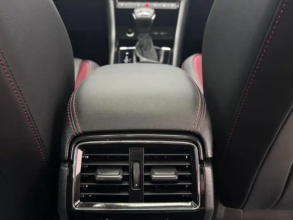 Skoda Karoq — миниатюра 15